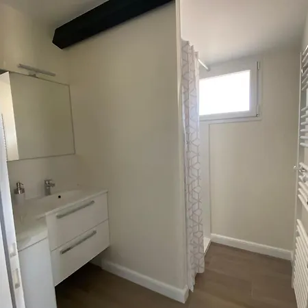 Des Pignons A Bourg Apartament